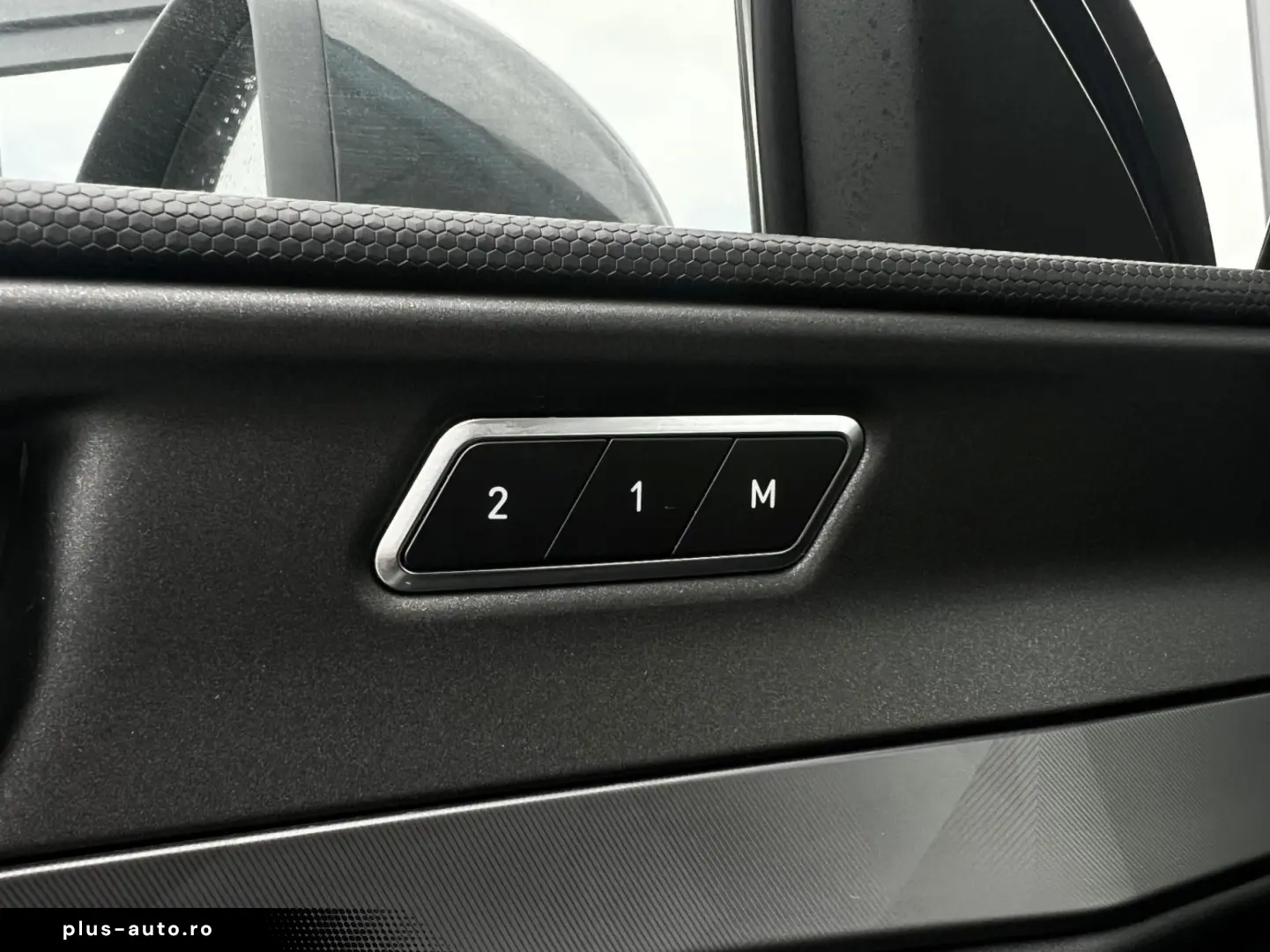 Lynk-Co 01