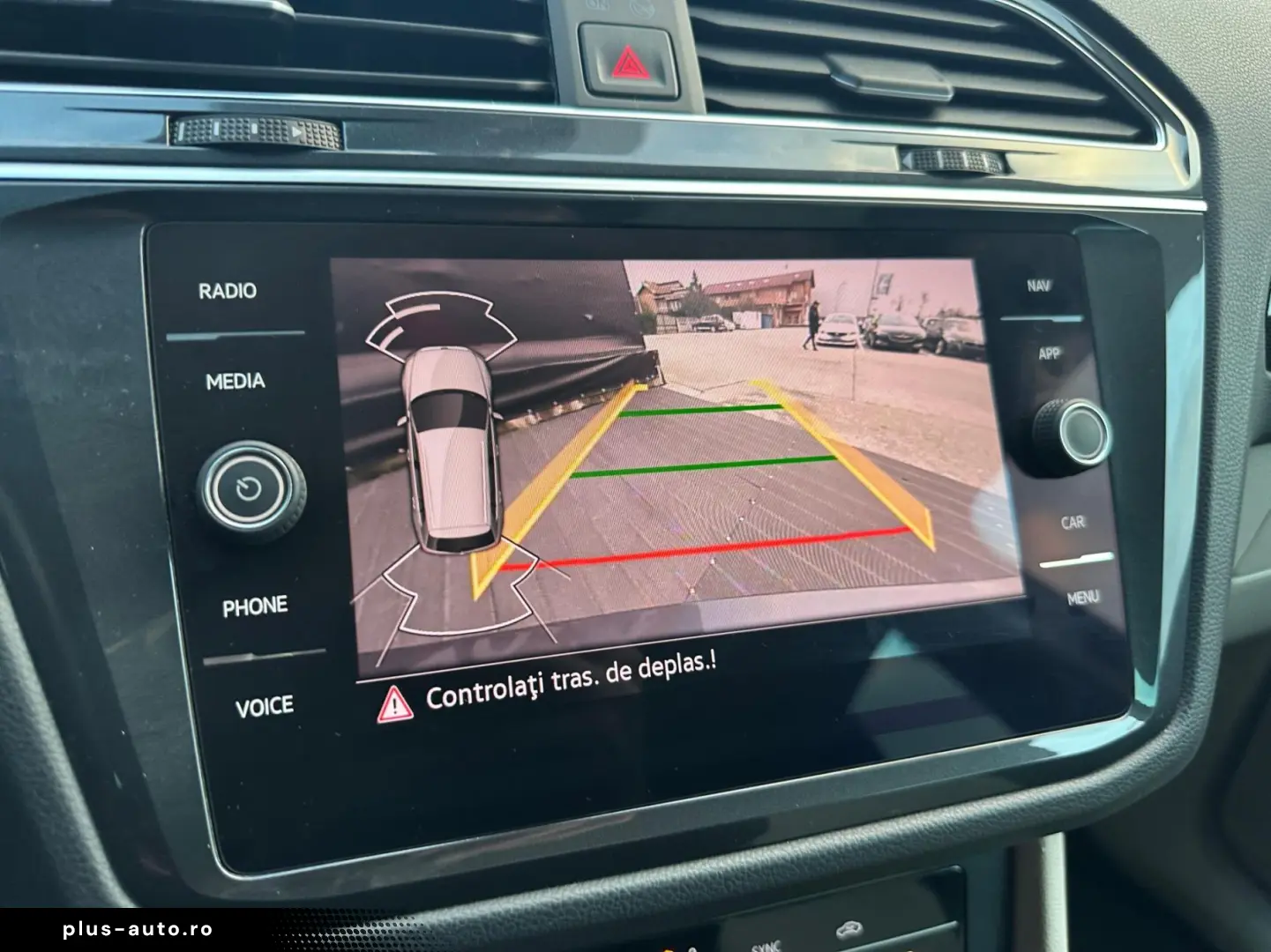VOLKSWAGEN Tiguan 2020 — imagine 20