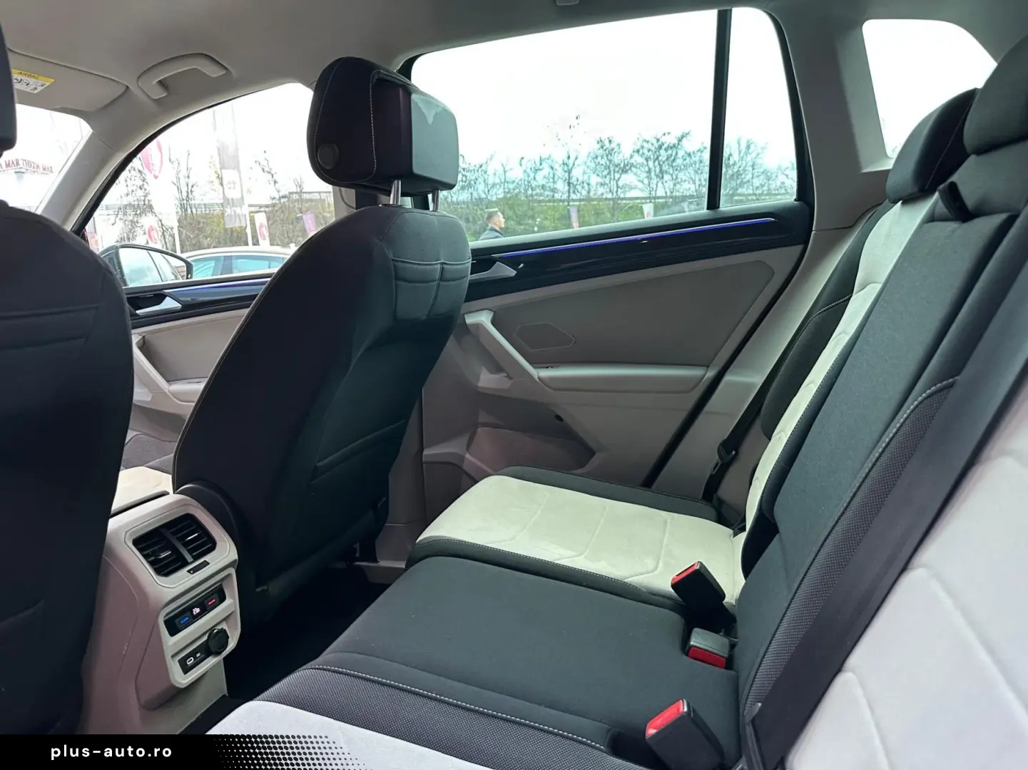 VOLKSWAGEN Tiguan 2020 — imagine 26