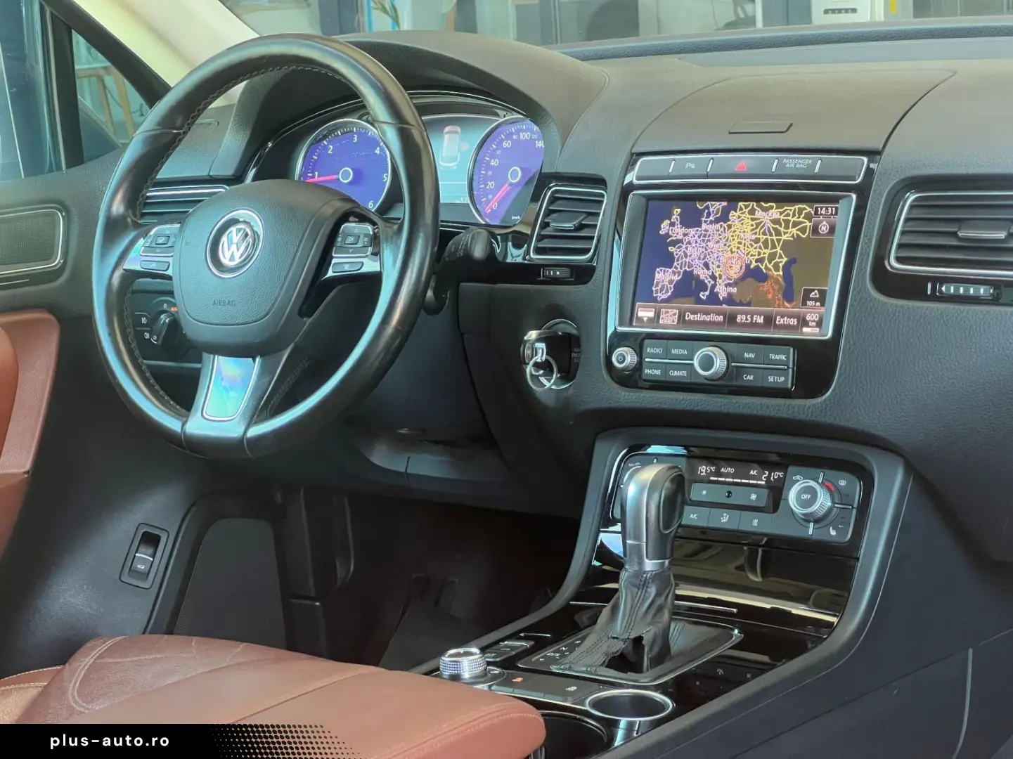 VOLKSWAGEN Touareg 2017 — imagine 8