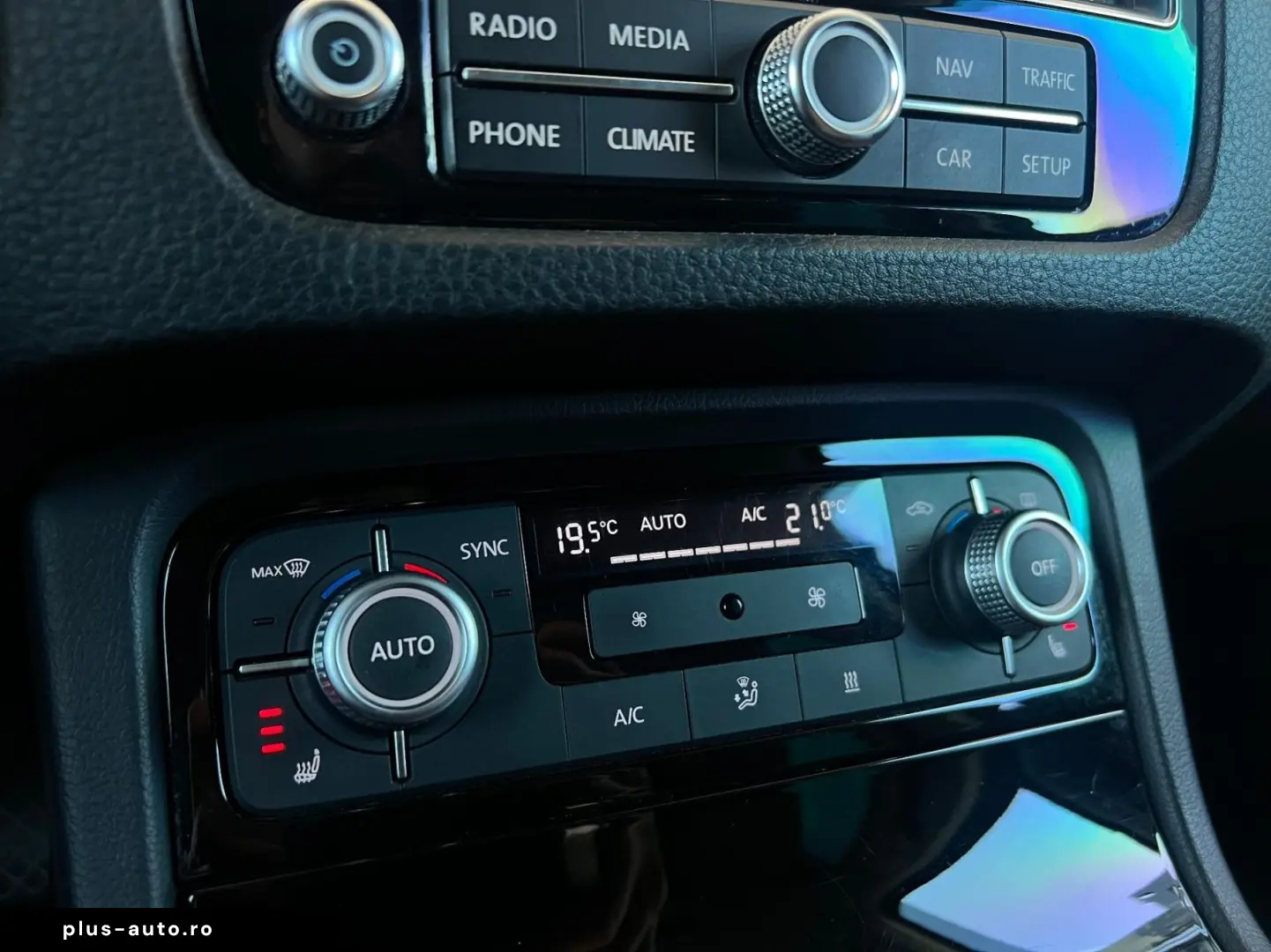 VOLKSWAGEN Touareg 2017 — imagine 14