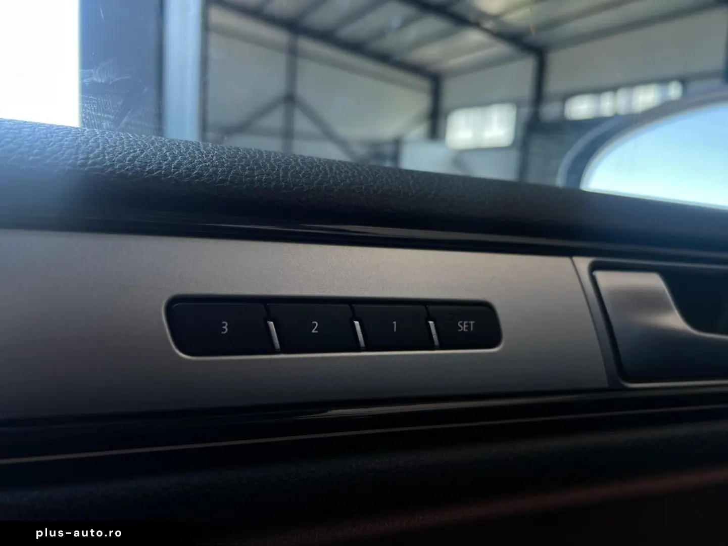 VOLKSWAGEN Touareg 2017 — imagine 17
