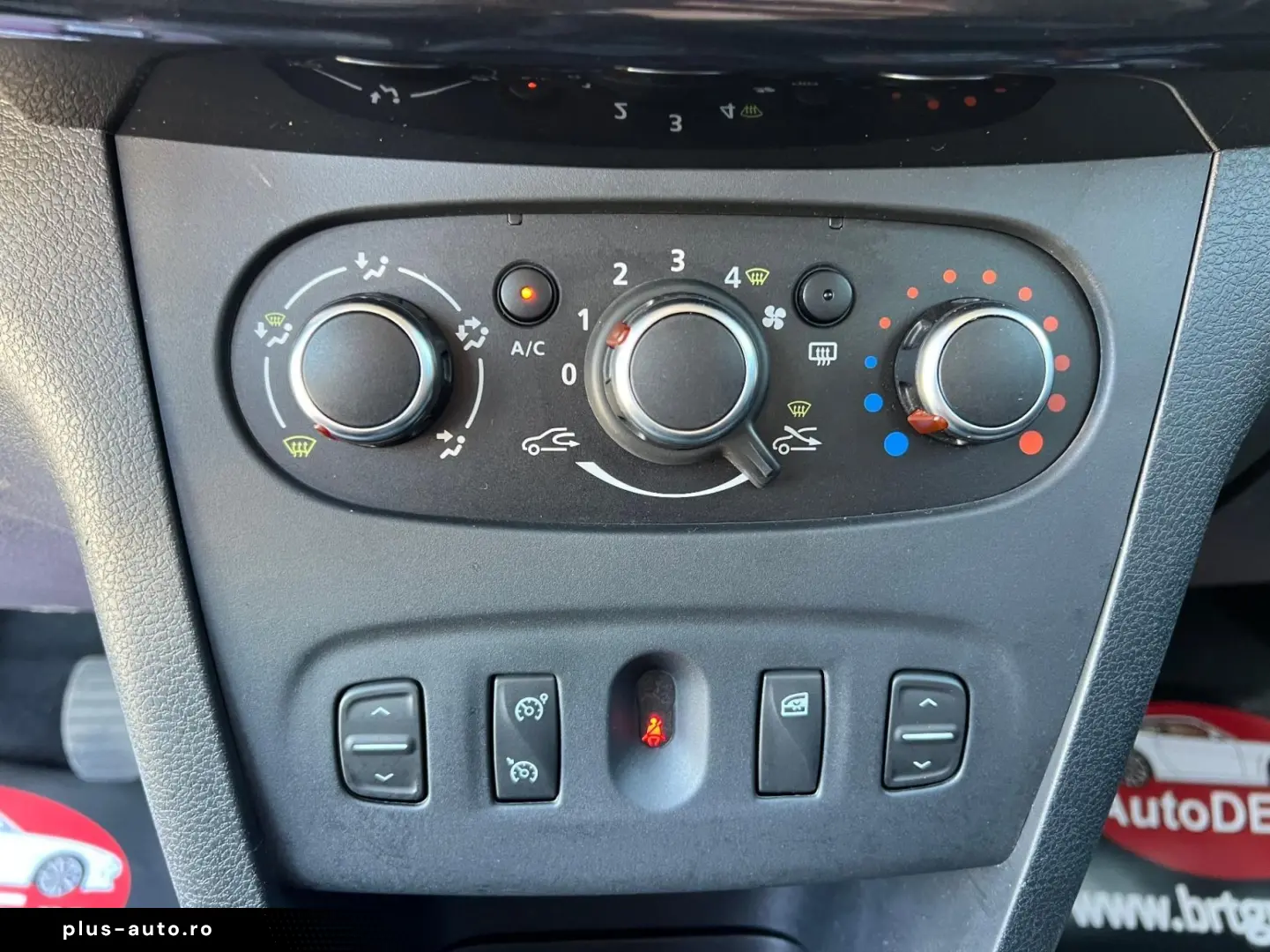 DACIA Logan 2018 — imagine 13