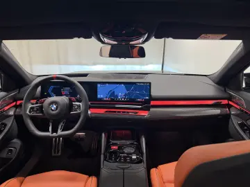 BMW M5 Touring Carbon Keramik Pan