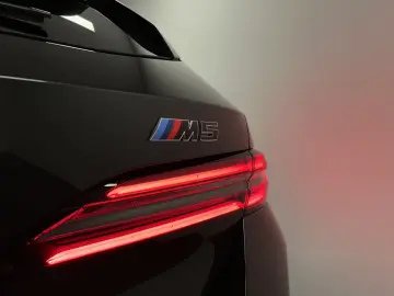 BMW M5 Touring Carbon Keramik Pan