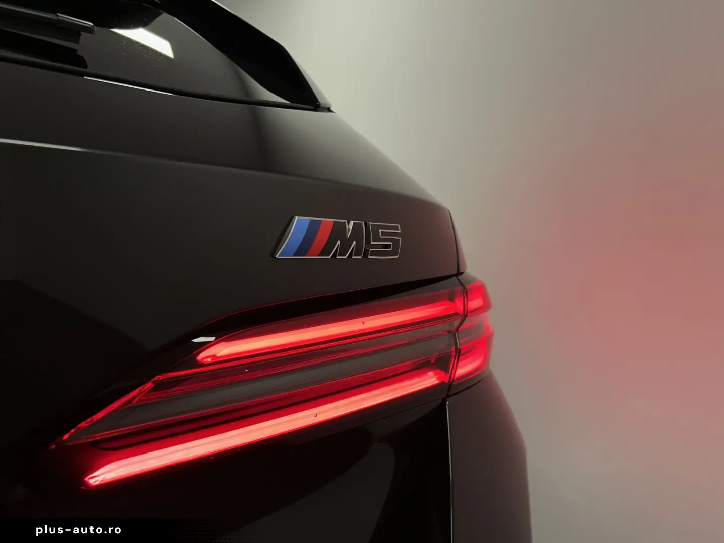 BMW M5 Touring Carbon Keramik Pan