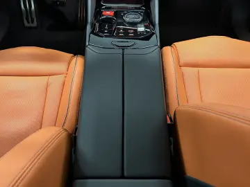 BMW M5 Touring Carbon Keramik Pan