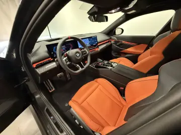BMW M5 Touring Carbon Keramik Pan