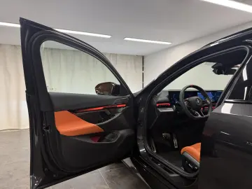 BMW M5 Touring Carbon Keramik Pan