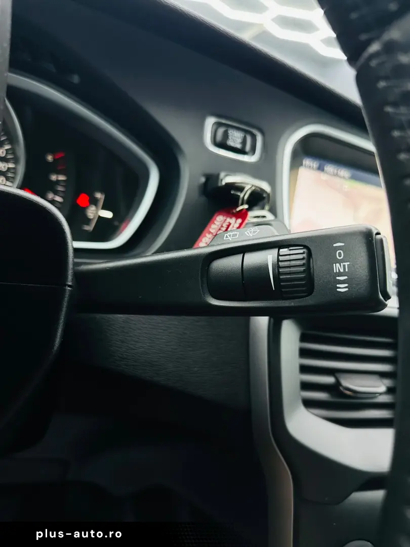 VOLVO V40 2013 1.6D E5 Garantie 12 Luni Rate Avans 0 Doar Cu