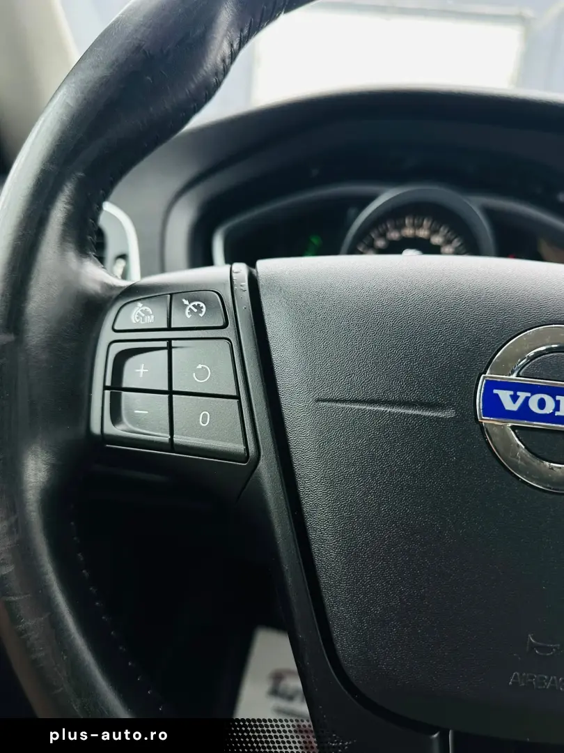 VOLVO V40 2013 1.6D E5 Garantie 12 Luni Rate Avans 0 Doar Cu