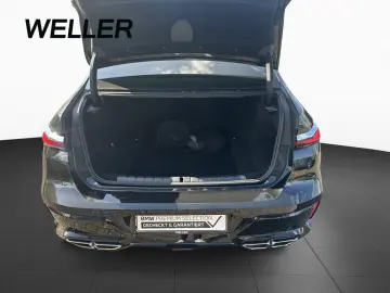 BMW M760e xDr SkyL PA DA-Prof Kristall ExecutiveLo