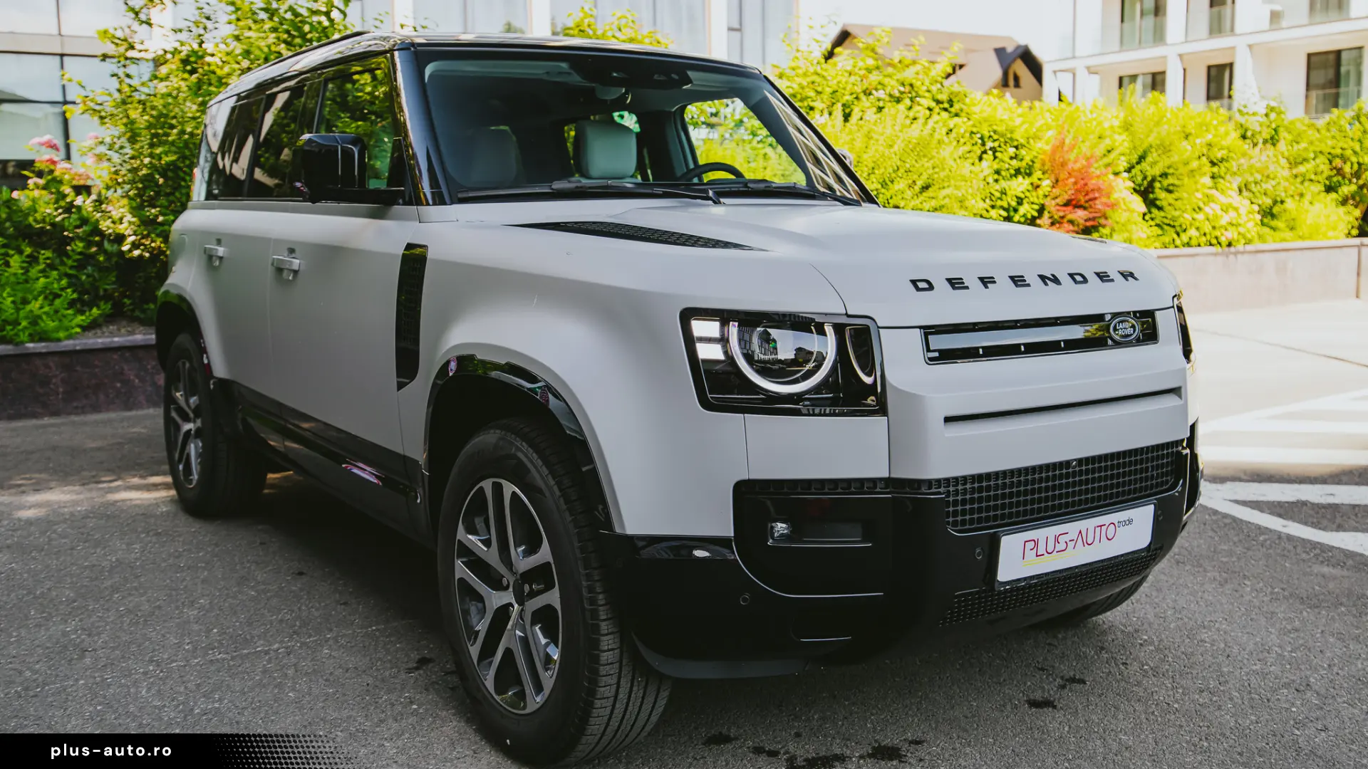 Land Rover Defender 110