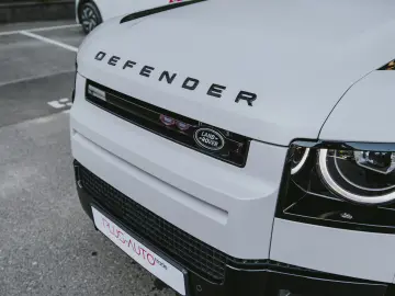 Land Rover Defender 110