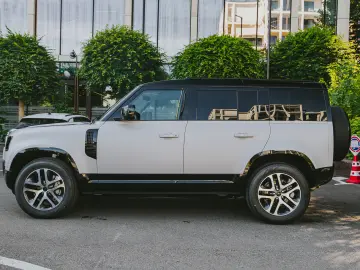 Land Rover Defender 110
