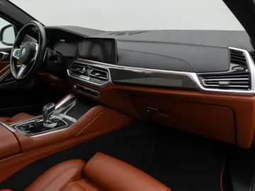 BMW X6 M50i Panorama Laser 360 HUD DAB B&W AHK 22