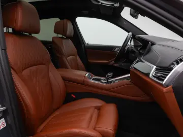 BMW X6 M50i Panorama Laser 360 HUD DAB B&W AHK 22