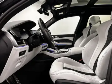 BMW X5 M Competition M Driver´s P. Pano. B&W Laser A