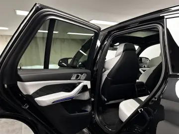 BMW X5 M Competition M Driver´s P. Pano. B&W Laser A