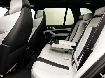 BMW X5 M Competition M Driver´s P. Pano. B&W Laser A