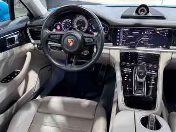 PORSCHE Panamera 4 E-Hybrid Platinum Edition  Miamiblau