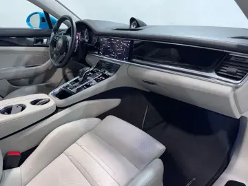 PORSCHE Panamera 4 E-Hybrid Platinum Edition  Miamiblau
