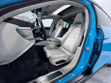 PORSCHE Panamera 4 E-Hybrid Platinum Edition  Miamiblau