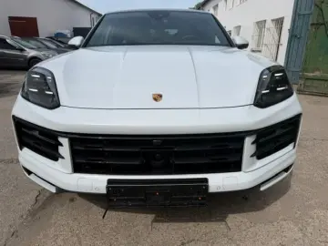 PORSCHE Cayenne Coupe Matrix 21  Panorama SportSitze 360