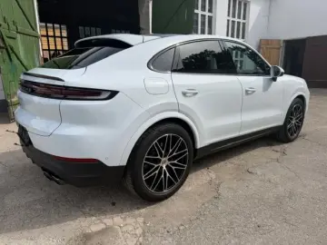 PORSCHE Cayenne Coupe Matrix 21  Panorama SportSitze 360