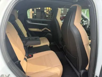 PORSCHE Cayenne Coupe Matrix 21  Panorama SportSitze 360