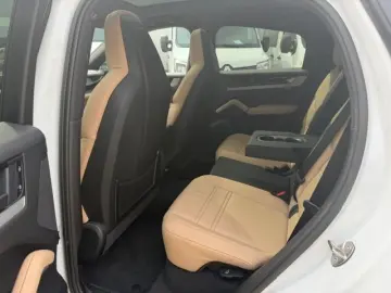 PORSCHE Cayenne Coupe Matrix 21  Panorama SportSitze 360