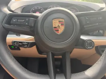 PORSCHE Cayenne Coupe Matrix 21  Panorama SportSitze 360