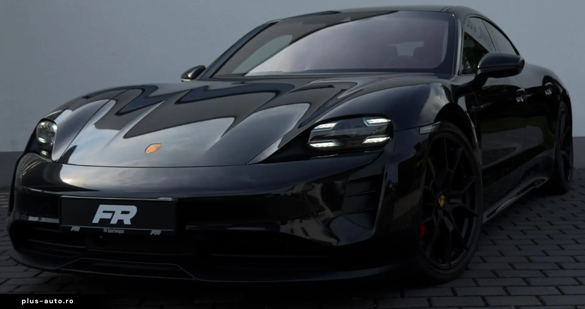 PORSCHE Taycan GTS P-Displ ACC Bi-Color 21  BOSE PANO