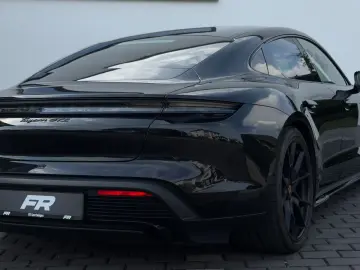 PORSCHE Taycan GTS P-Displ ACC Bi-Color 21  BOSE PANO