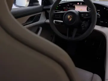 PORSCHE Taycan GTS P-Displ ACC Bi-Color 21  BOSE PANO