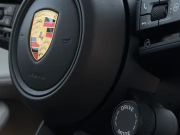 PORSCHE Taycan GTS P-Displ ACC Bi-Color 21  BOSE PANO