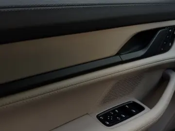 PORSCHE Taycan GTS P-Displ ACC Bi-Color 21  BOSE PANO