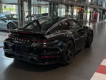 PORSCHE 992 Turbo