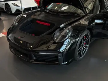 PORSCHE 992 Turbo