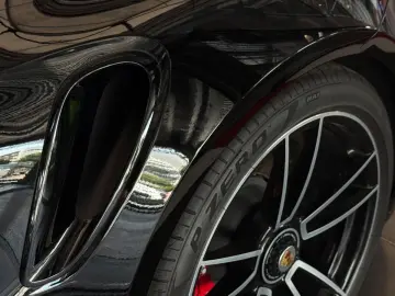 PORSCHE 992 Turbo