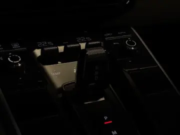 PORSCHE 992 Turbo