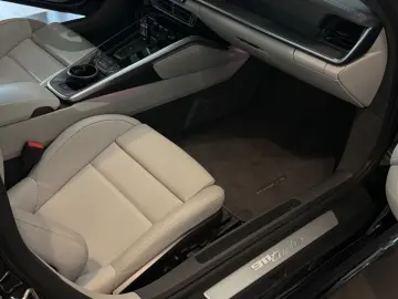 PORSCHE 992 Turbo