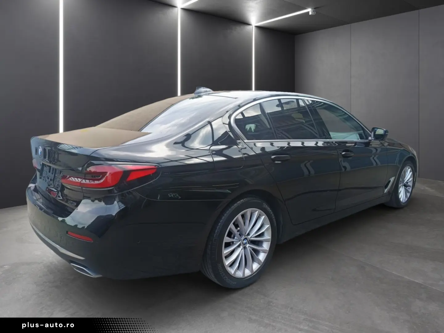 BMW 5 Series 2023 — imagine 3