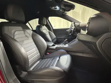 ALFA ROMEO Giulia 2.0 Competizione Q4   MATRIX   19  LM