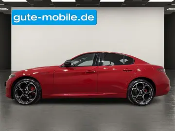 ALFA ROMEO Giulia 2.0 Competizione Q4   MATRIX   19  LM