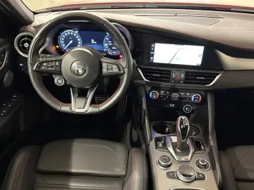 ALFA ROMEO Giulia 2.0 Competizione Q4   MATRIX   19  LM
