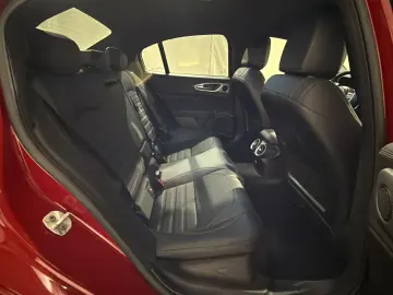 ALFA ROMEO Giulia 2.0 Competizione Q4   MATRIX   19  LM