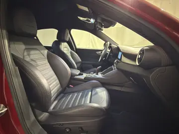 ALFA ROMEO Giulia 2.0 Competizione Q4   MATRIX   19  LM