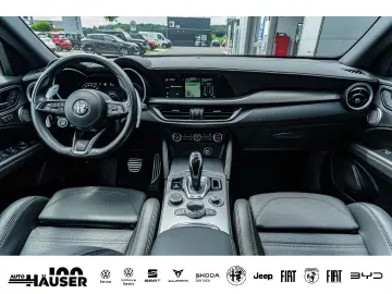 ALFA ROMEO Stelvio Veloce 2.0 Turbo AT8 Q4 PREMIUM ASSISTEN