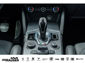 ALFA ROMEO Stelvio Veloce 2.0 Turbo AT8 Q4 PREMIUM ASSISTEN